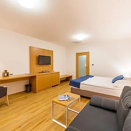 Kaskáda 4*