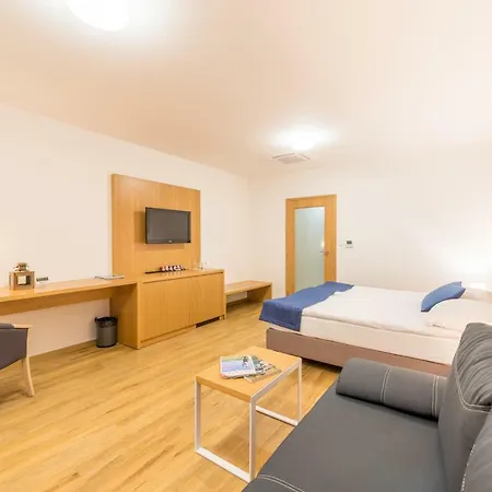 Kaskáda 4*